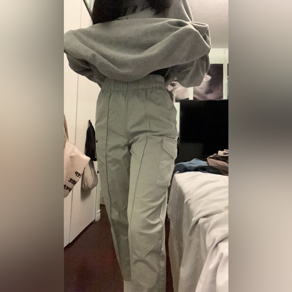 light green nike cargo pants - Picture 2 of 3